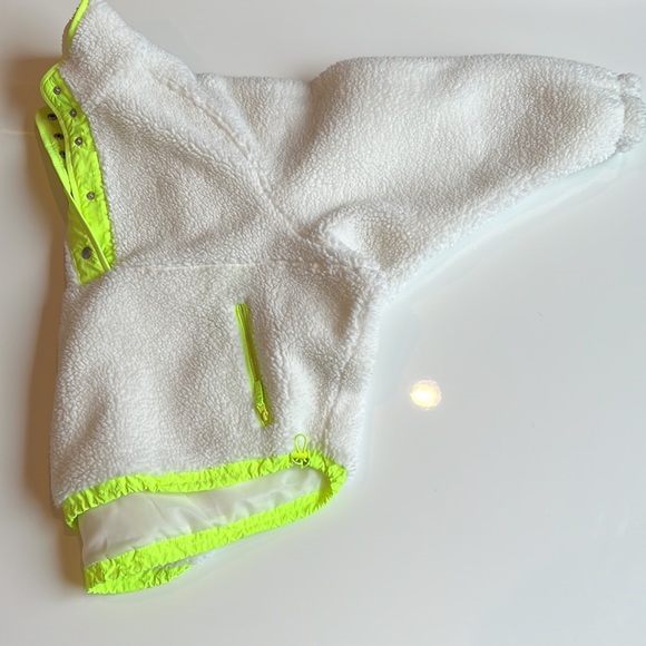 American Eagle white Fluffy Fleece Teddy Plush lined, hanorac style jacket - Picture 3 of 11